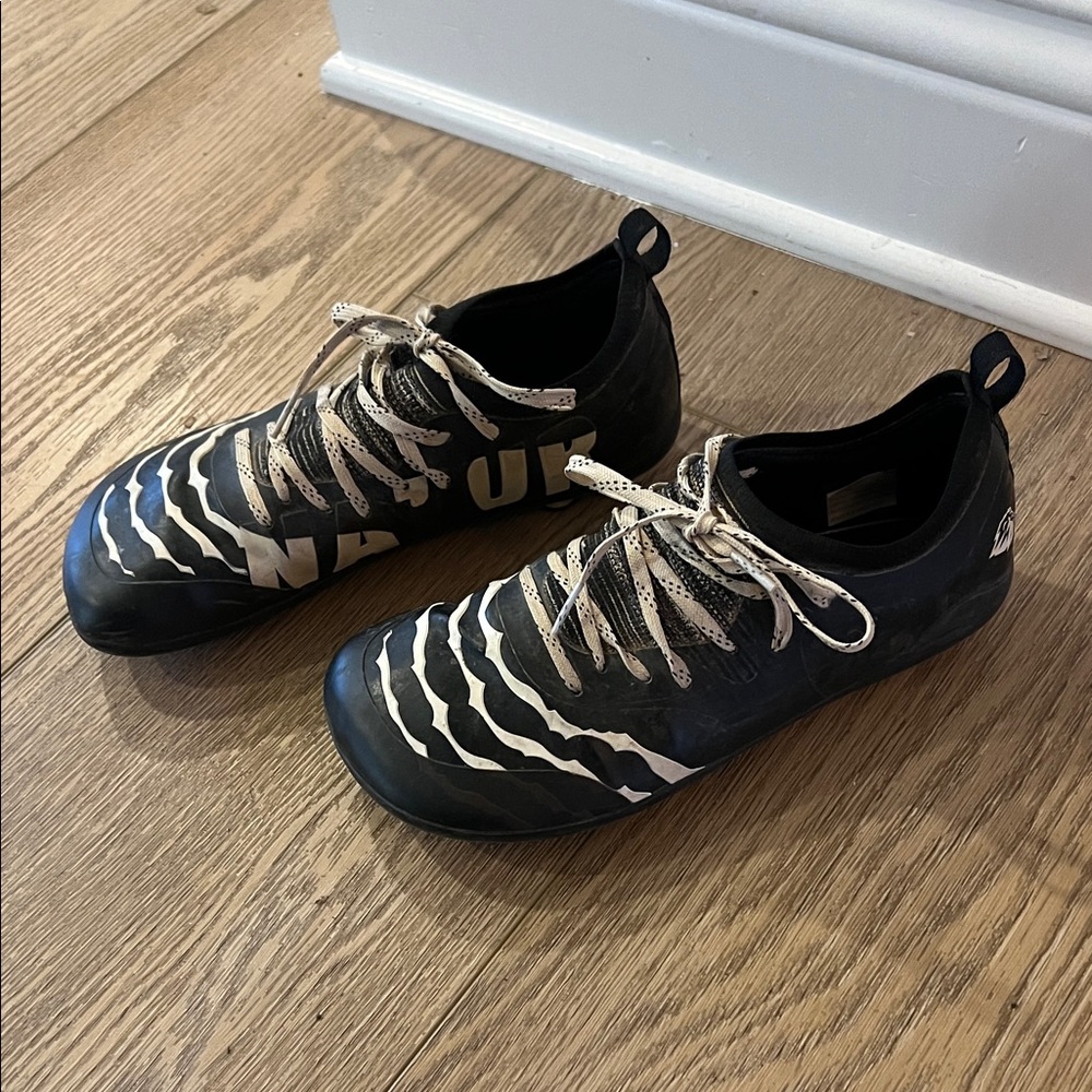 Natur wide toe box kids cleats